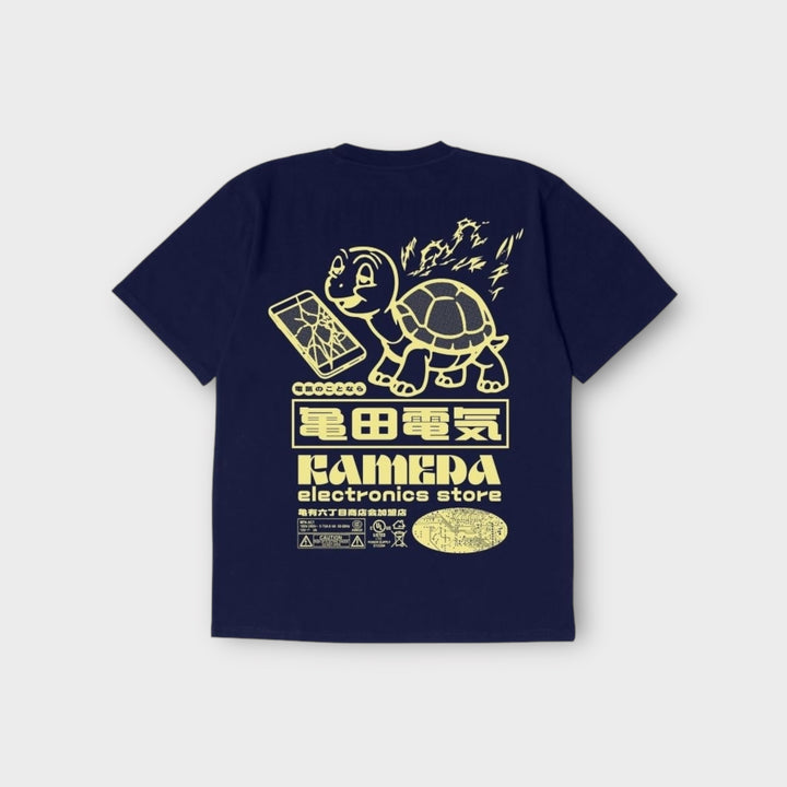 Edwin Kamera T-Shirt i Maritime Blue til herre – afslappet pasform og grafisk print.