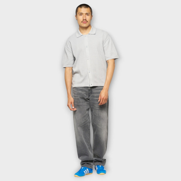 Edwin strikket polo i grey med minimalistisk design
