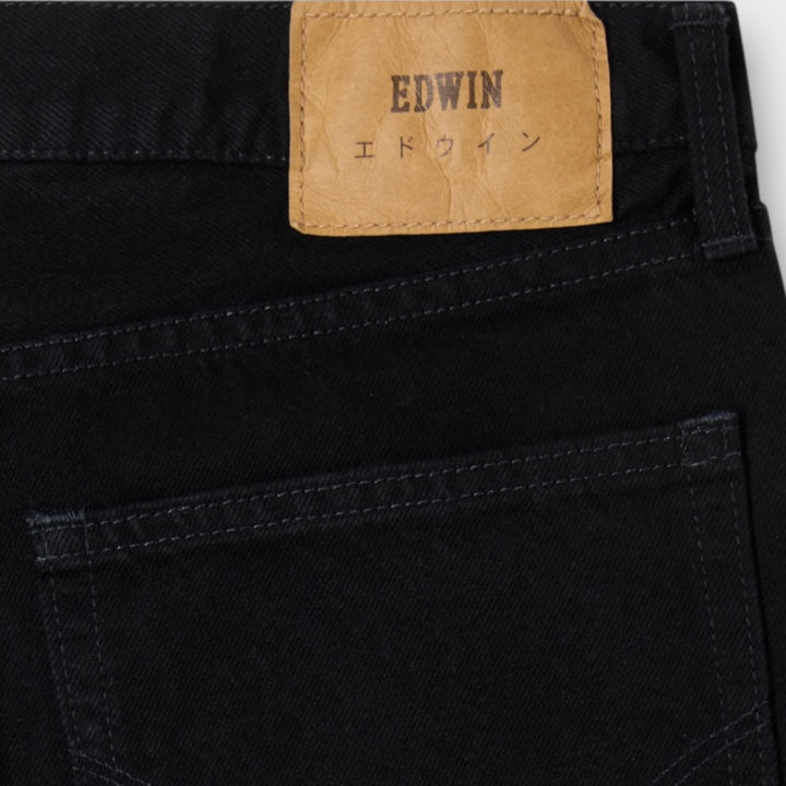 Lomme-detalje på Edwin Loose Jeans i Black Unwashed med klassisk 5-pocket konstruktion.