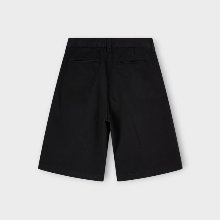 Edwin Adams shorts i sort til casual hverdagsbrug