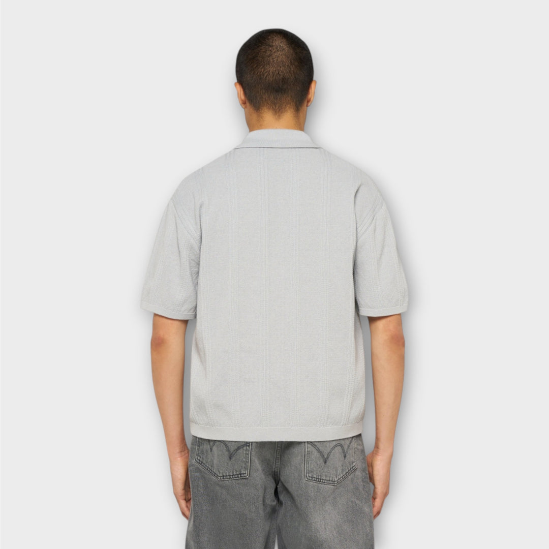 Luis Buttoned Polo Knit fra Edwin i grå farve
