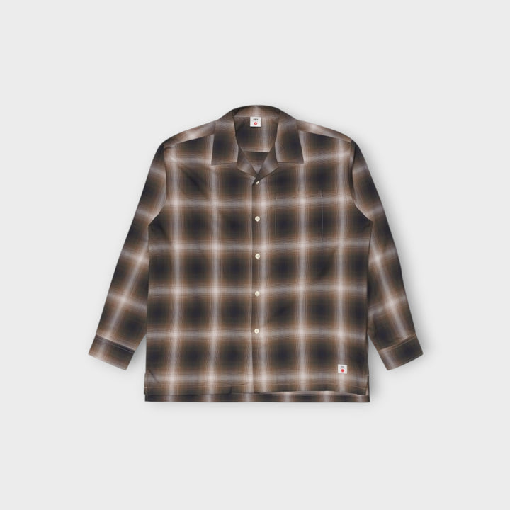 Edwin Open Collar Shirt i Brown og Grey med ternet mønster.