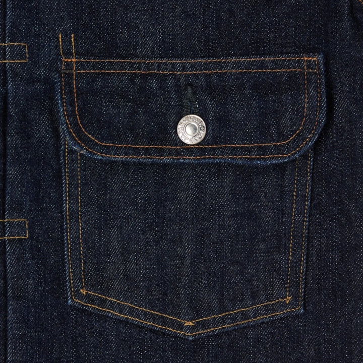 Detaljebillede af brystlommer på Edwin Denim Jacket