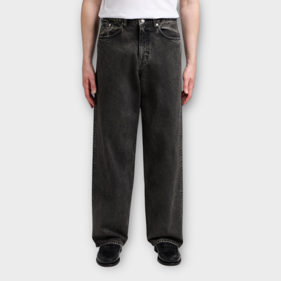 Edwin black dark used jeans med afslappet streetwear look