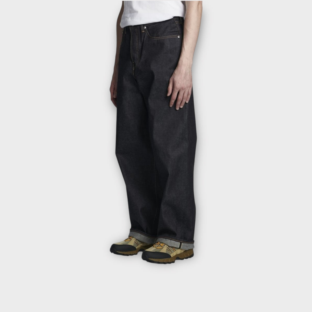 Bagdetaljer på Edwin Wide Jeans i unwashed blue denim