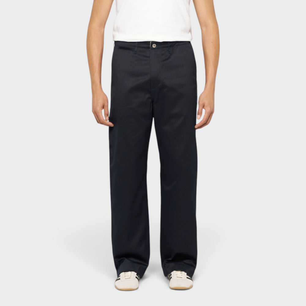 Edwin Wide Trousers i Navy/Unwashed på model