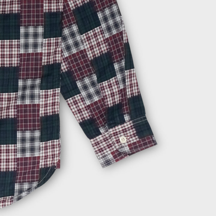 Detalje af Edwin Work Shirt i grøn og rød med ternet mønster.