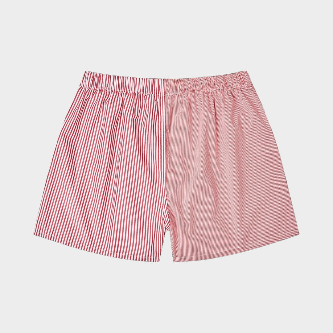 Sidesyn af Fichi Boxers i Red Christmas Stripe med fleksibelt og strækbart materiale.