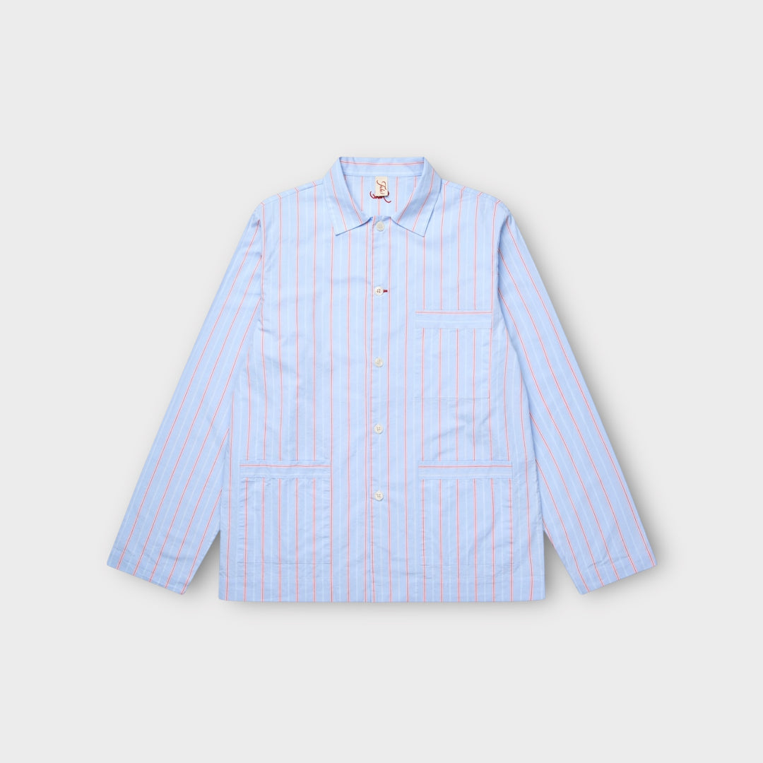 Fichi Trio Shirt i Blue Candy Stripe set forfra med klassisk skjortepasform og stribet mønster.