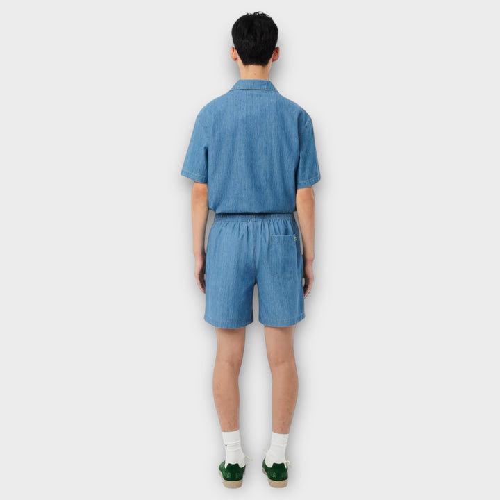 Lacoste shorts i denim med løs pasform og tidløst design