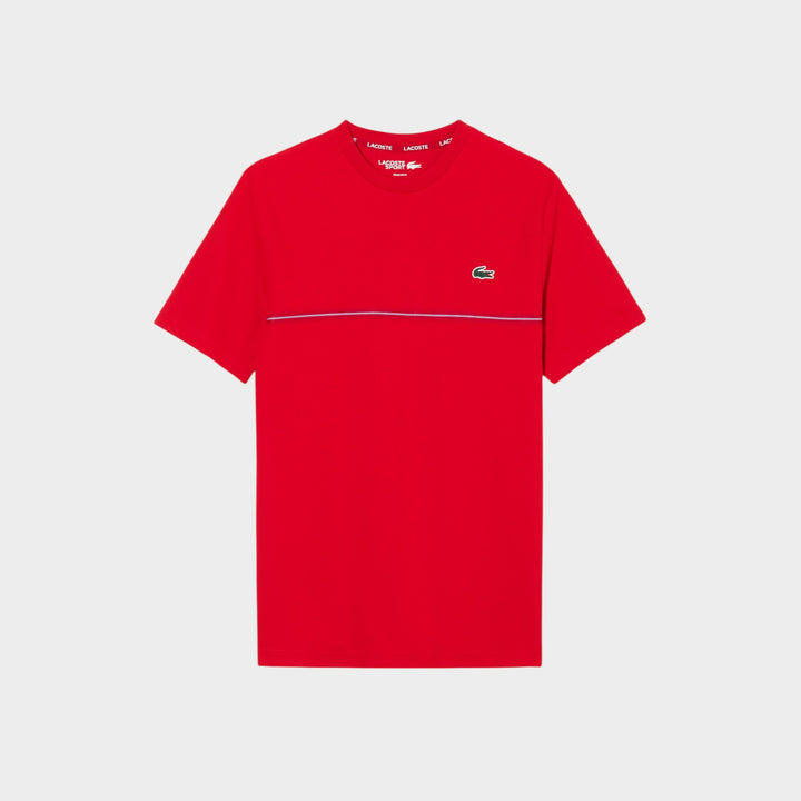 Lacoste Ultra Dry Crocodile Print Sport T-shirt i rød set forfra med sporty silhuet.