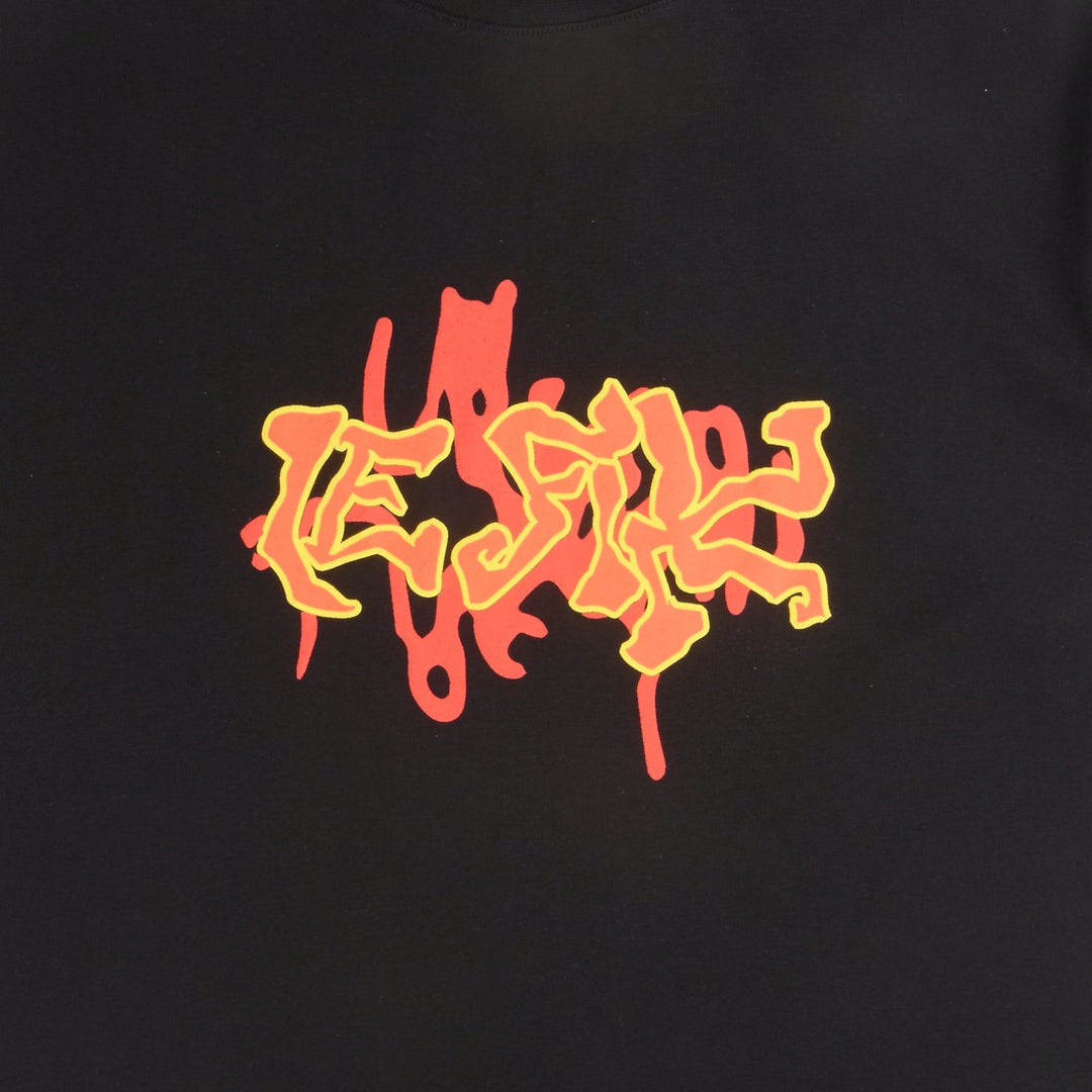 Le Fix bomulds T-shirt i sort med grafisk logo på fronten