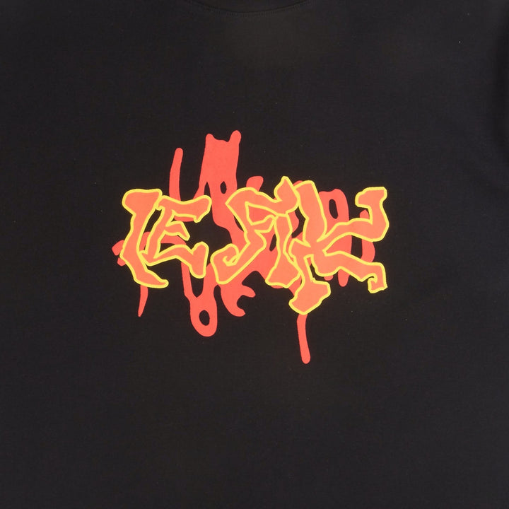 Le Fix bomulds T-shirt i sort med grafisk logo på fronten