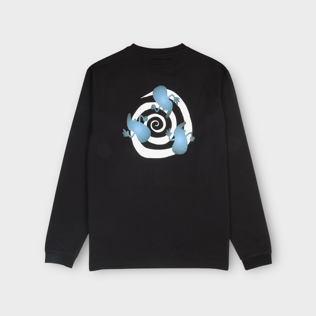 Sort Le Fix Cosmic Kaj langærmet T-shirt set forfra med lille blå Kaj-print på brystet.