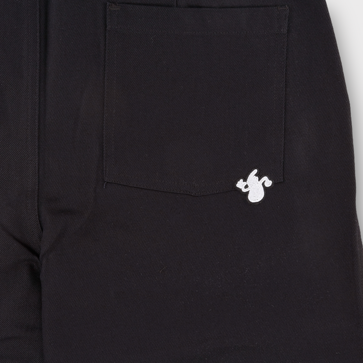 Model iført Le Fix Hill Pants i str. M