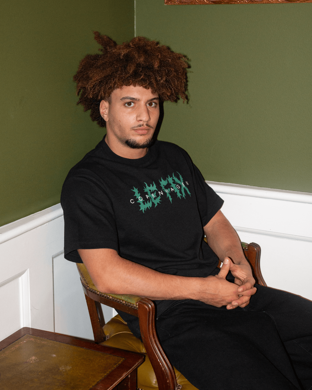 Le Fix Trash T-shirt i Sort