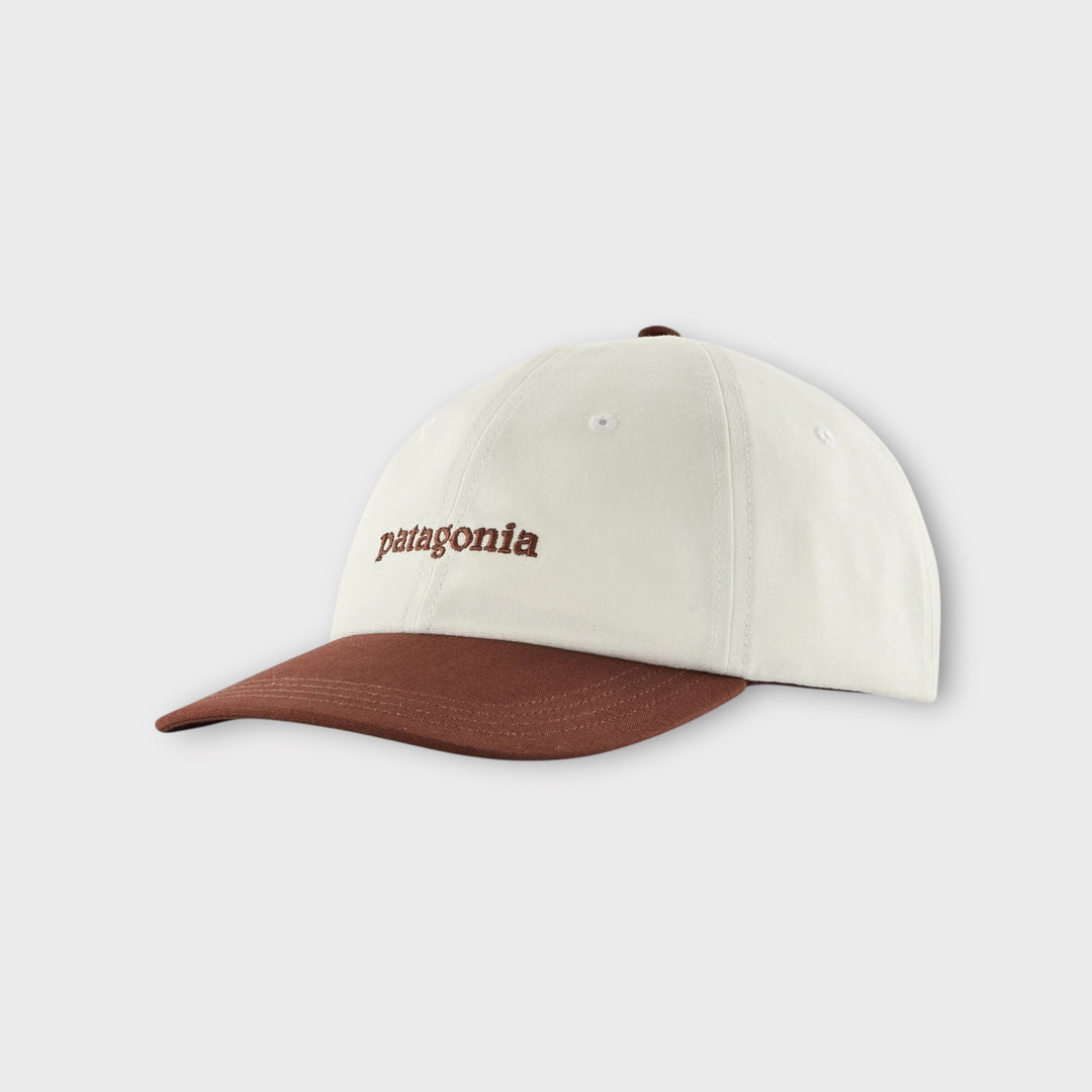 Patagonia Fitz Roy Icon Trad kasket i Dried Vanilla set forfra