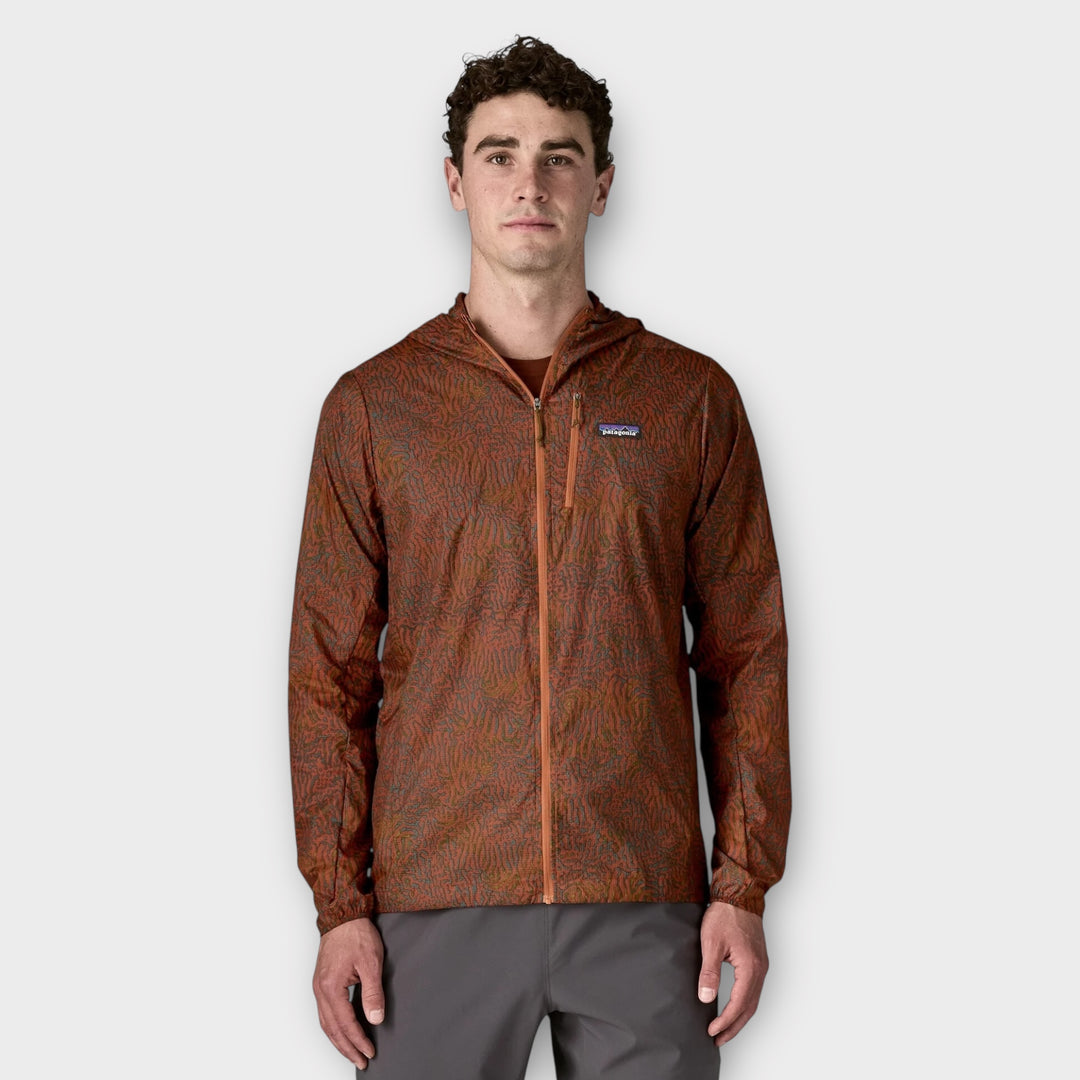 Patagonia Houdini Windbreaker jakke i Robin Brown set fra siden