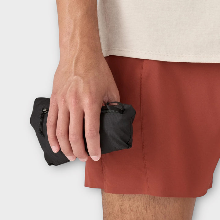 Pakbar Patagonia Houdini Windbreaker i rød farve