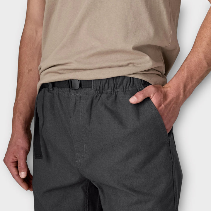 Patagonia Point Reyes bukser i farven Ink Black.