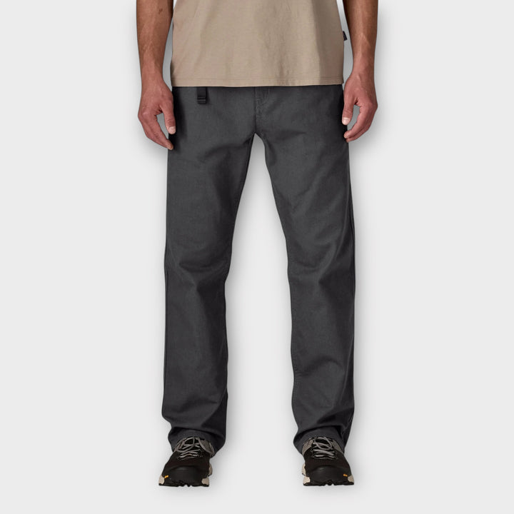 Patagonia Point Reyes Canvas trousers i sort nuance.