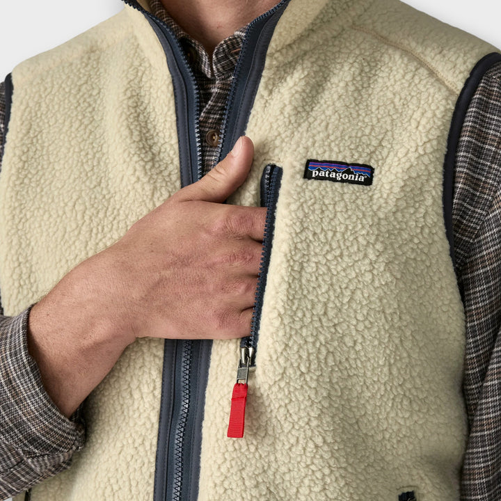 Patagonia fleecevest med høj krave i Pelican/Smolder Blue.