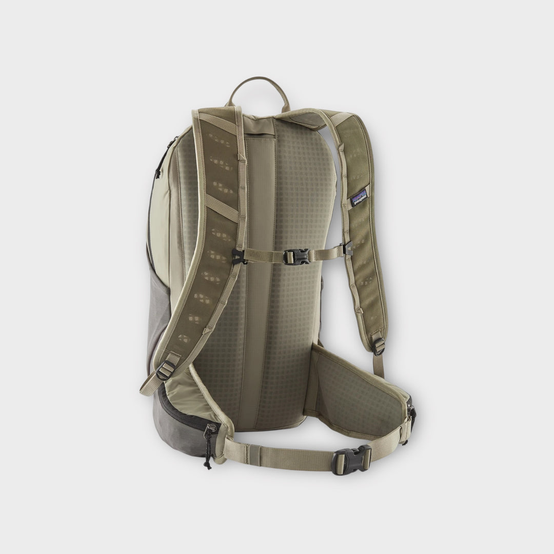 Grøn Patagonia Terravia 22L backpack til friluftsliv