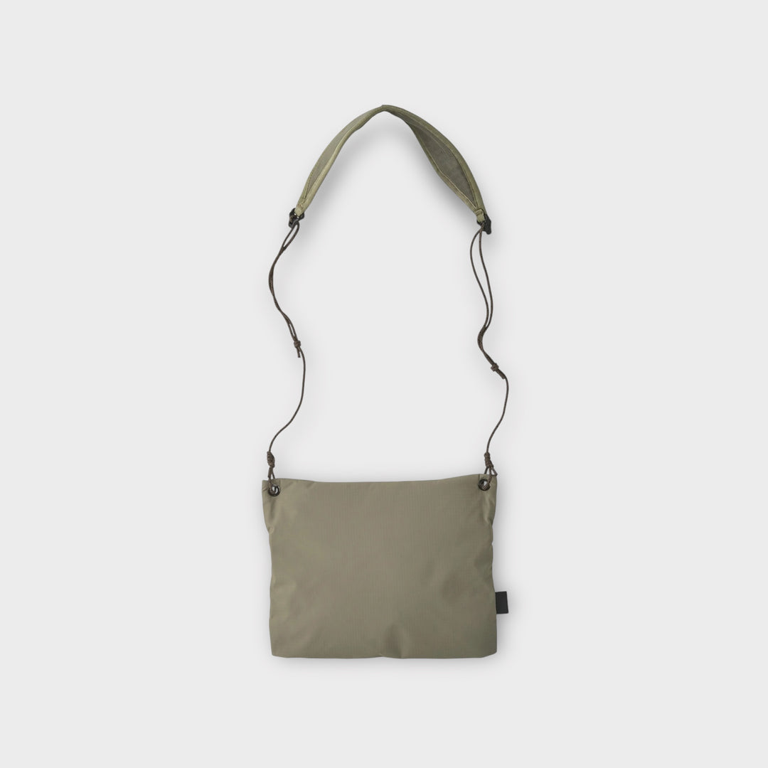 Patagonia Terravia crossbody taske i grøn farve.

