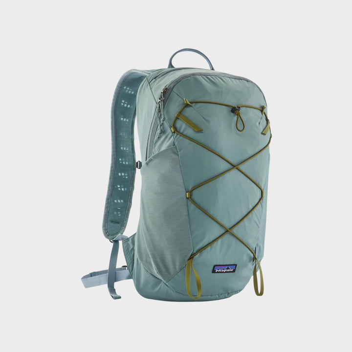 Patagonia Terravia Pack 14L i Blue Sage, set forfra med elastiksnøre