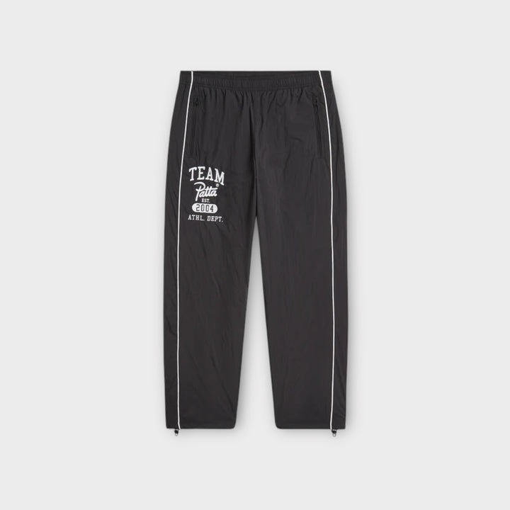 Patta Athletic Nylon Track Bukser i sort set forfra
