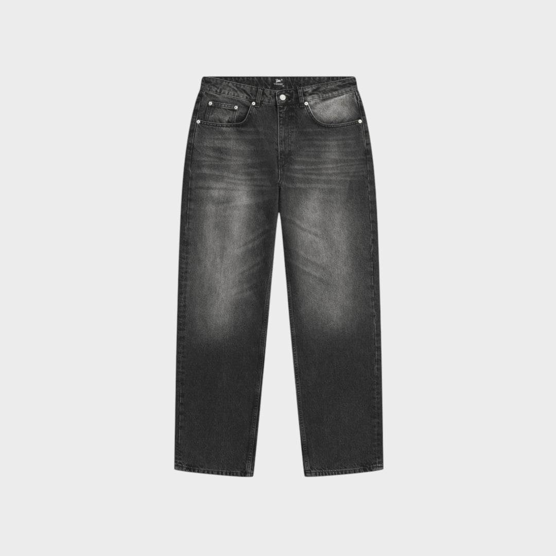 Patta Dark Dirty Whiskers Baggy Denim Jeans i Black set forfra med whisker-vask