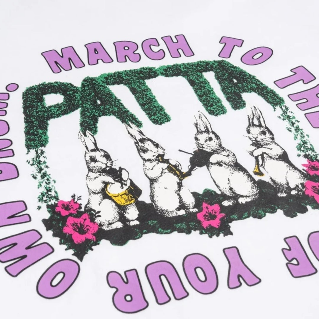 Patta hvid T-shirt med vintage-inspireret tryk