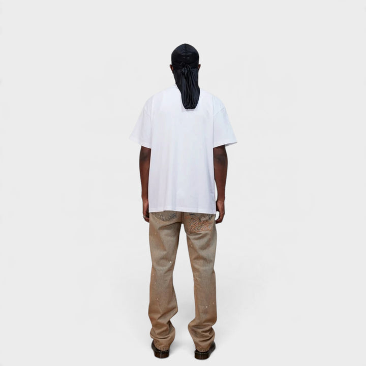 Patta Studs T-Shirt i Hvid/Pink vist i fuldt outfit på model
