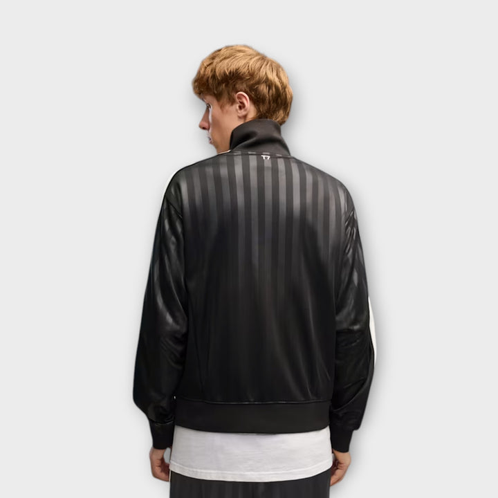Puma T7 Track Jacket set forfra i sort.