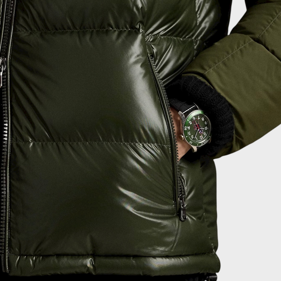 Ralph Lauren Gorham dunjakke i dark olive til herrer.