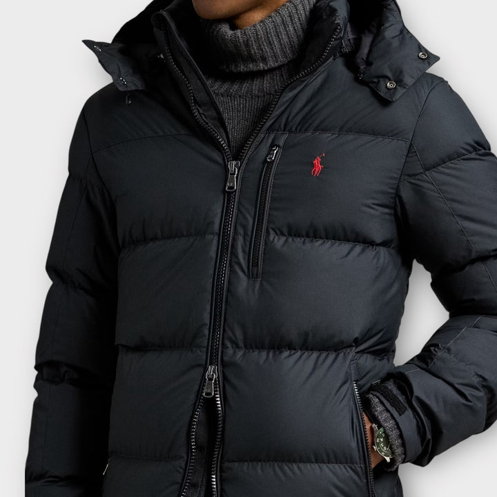 Ralph Lauren vinterjakke i sort med ikonisk Polo-logo