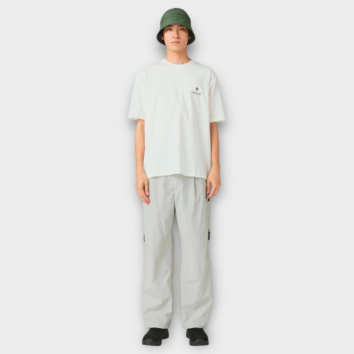 Bagside af Snow Peak Cotton Relaxed Logo T-shirt i hvid