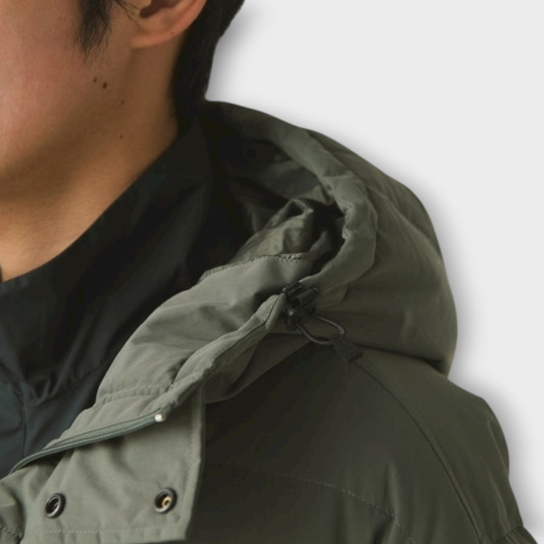 Unisex Snow Peak Everyday Down Jacket i Charcoal lifestyle look