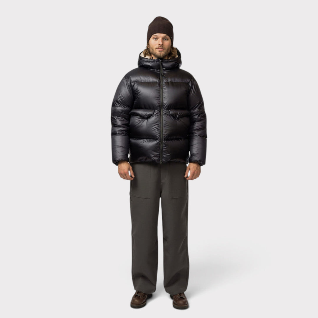 Snow Peak Pertex Light Weight Down Jakke i Sort