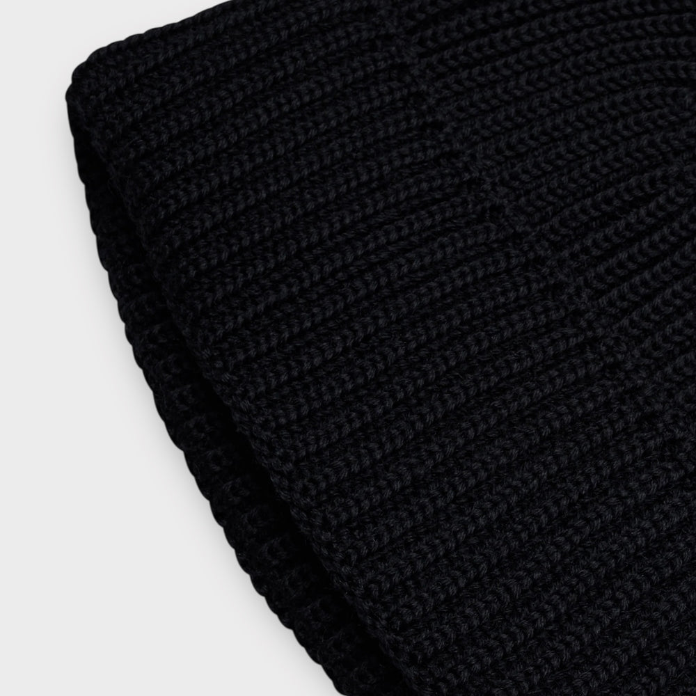 S.N.S. Herning Fender beanie i sort farve.