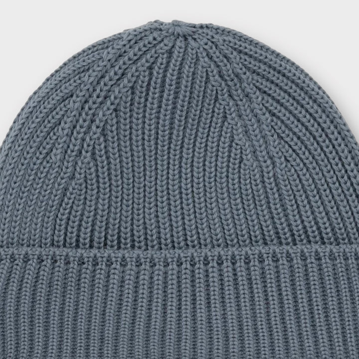 S.N.S. Herning Fender beanie i blå farve.