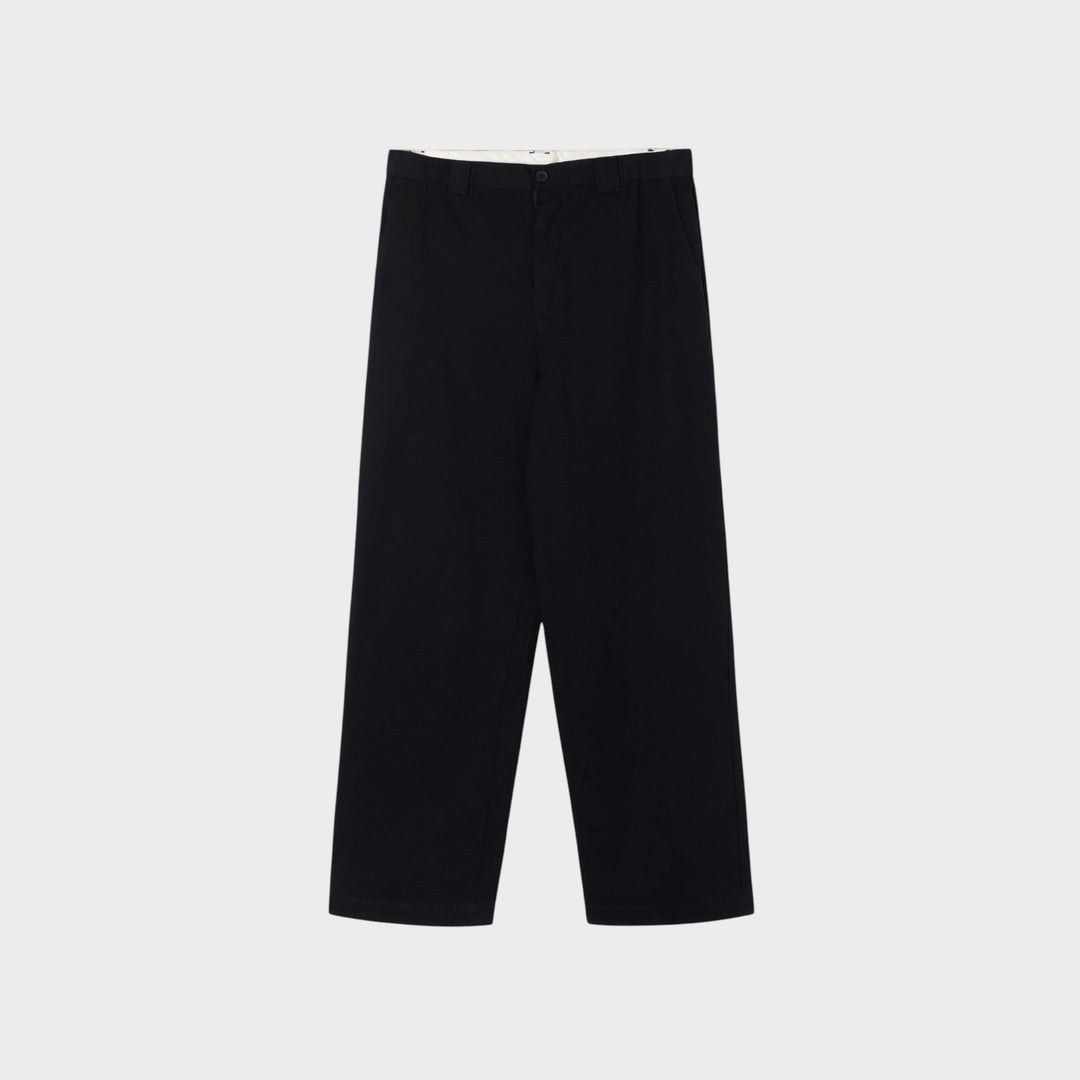 Stan Ray A Pant i Black Canvas set forfra med brede ben og bæltestropper