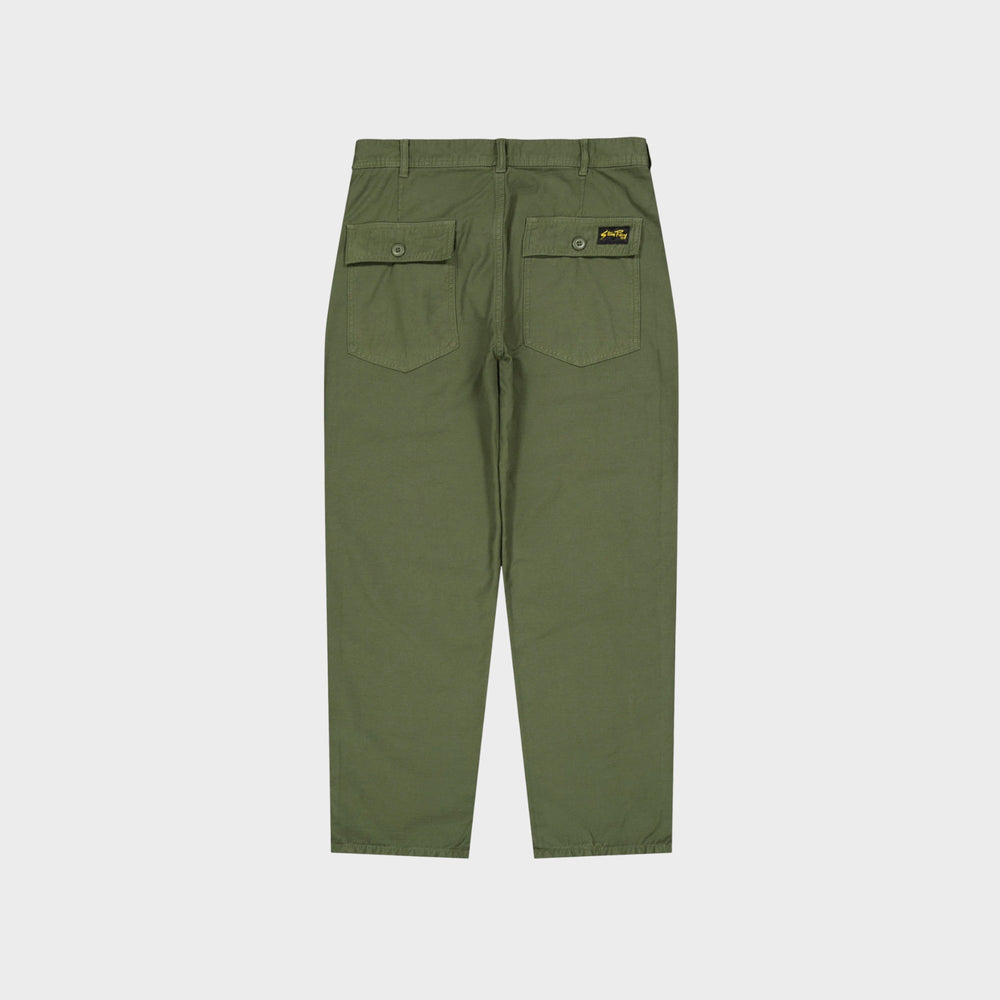 Stan Ray Fat Pant i Olive Sateen set bagfra med to baglommer