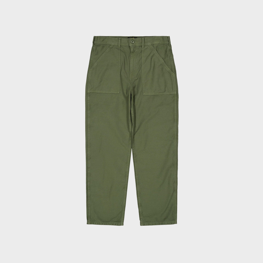 Stan Ray Fat Pant i Olive Sateen set forfra med store påsyede lommer