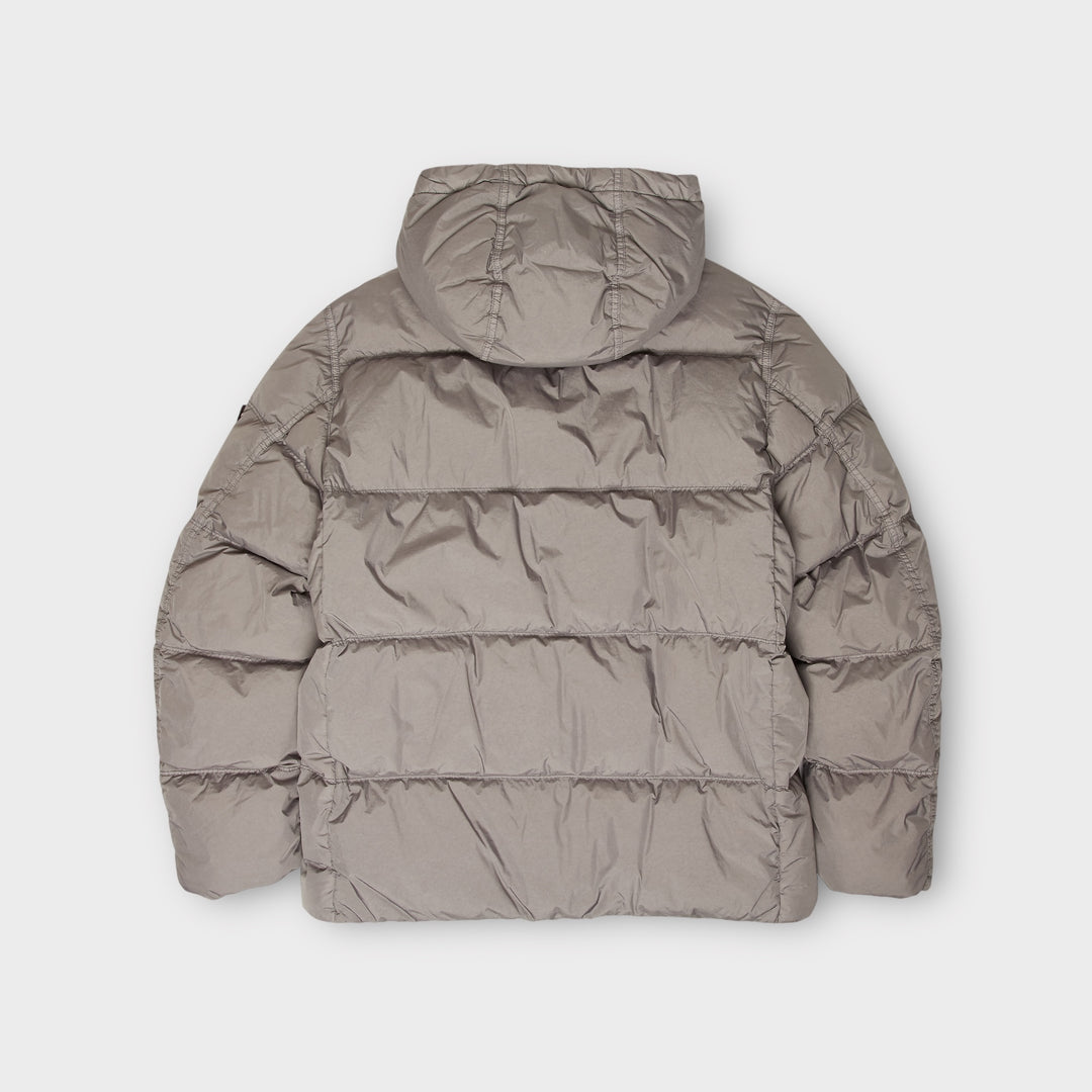 Produktbillede af Stone Island Garment Crinkle Reps  Dun Hooded Jakke I Grå set bagfra