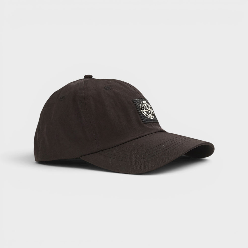 Stone Island baseball cap i sort med logo foran