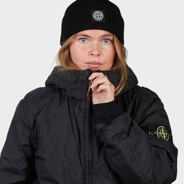 Sort Stone Island beanie til herre med Compass-patch unisex le fix uldhue strikhue