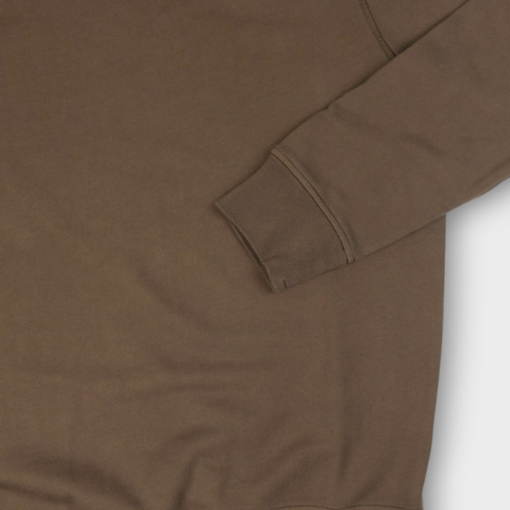 Stone Island crewneck i støvet brun med rund hals.