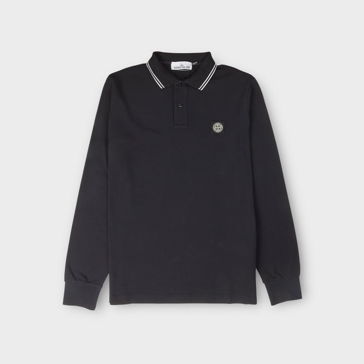 Stone Island Compass Patch Longsleeve Polo i navy med ikonisk badge på ærmet.