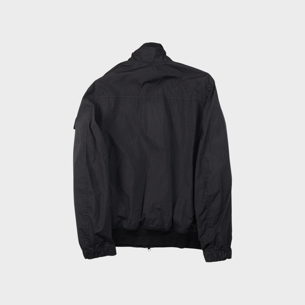 Stone Island Crinkle Reps Jakke i Black set bagfra med ståkrave